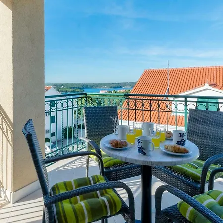 Mimoza Apartment *