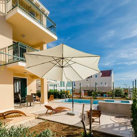 Mimoza Apartment