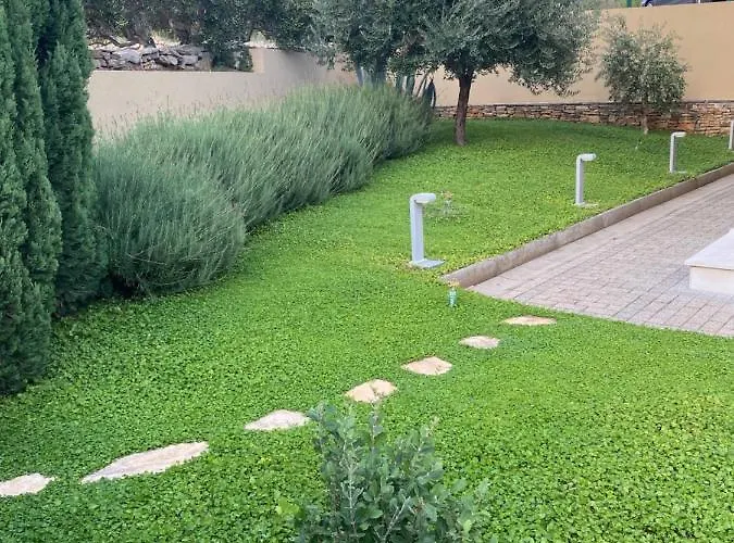 アパート Mimoza ミルナ